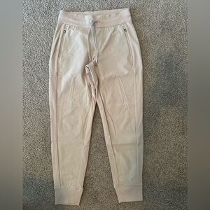 Athleta Headlands Hybrid joggers, size 2 petite excellent condition.